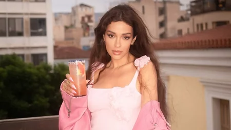 "Έλιωσε" η Ελένη Φουρέιρα | Η κίνηση του γιου της όταν την είδε ξαφνικά σε αφίσα