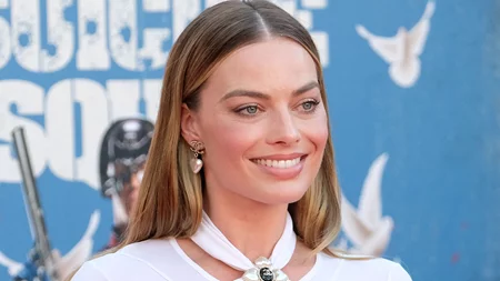 3 σέξι, γιορτινά χτενίσματα που θα αναβαθμίσουν ακόμα και το πιο απλό ντύσιμο