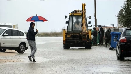 Σε εξέλιξη η κακοκαιρία στο μεγαλύτερο μέρος της χώρας