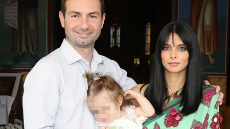 "Δεν θα ξυπνούσε, αν κοιμόταν" | Η εξομολόγηση της Άννας Μπεζάν για την υγεία της κόρης της μετά τη γέννησή της