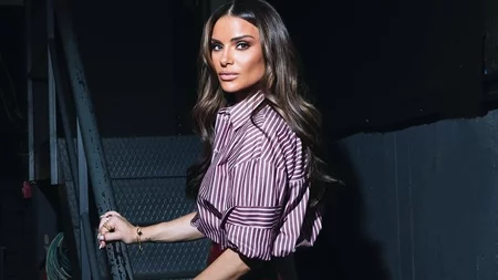 Η Ελένη Τσολάκη με το ριγέ πουκάμισο που ταιριάζει τέλεια με το denim σου