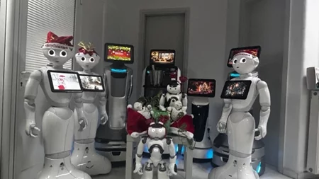 Ρομπότ λένε τα κάλαντα και ο Pepper αναλαμβάνει ρόλο βοηθού Αϊ- Βασίλη