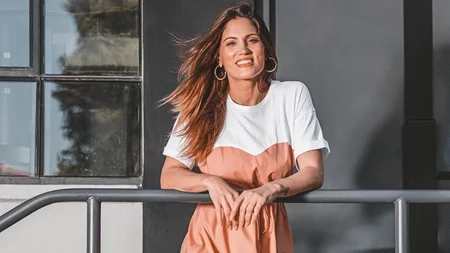 Βαρέθηκες το κλασικό γαλλικό μανικιούρ; Η Μαίρη Συνατσάκη έχει την πιο cool εναλλακτική ιδέα