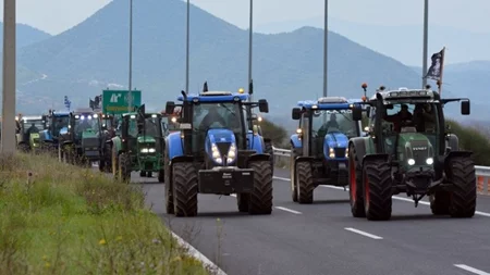 Τρίκαλα | Παραμένουν στα μπλόκα οι αγρότες της Δυτικής Θεσσαλίας