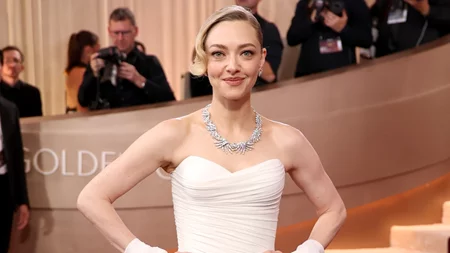 Amanda Seyfried | Χρειάστηκαν 400 ώρες δημιουργίας για το Versace φόρεμά της στις Χρυσές Σφαίρες