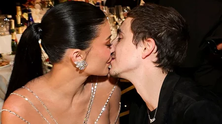 Χρυσές Σφαίρες 2026 | Το φιλί των Timothée Chalamet και Kylie Jenner μπροστά στην κάμερα