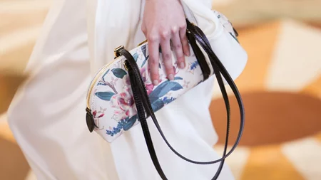 Vanilla Glass Nails | Η νέα τάση στο μανικιούρ που επιλέγουν όλα τα "clean girls" τώρα