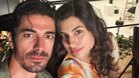 Η Δανάη Παππά μάς βάζει ξανά στα παρασκήνια του "Άγιου Έρωτα" | Το πλάνο με τη νέα της συμπρωταγωνίστρια