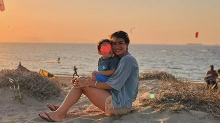 Χρύσα Μιχαλοπούλου & Κίμωνας Κουτσόπουλος | Μαμά και γιος απολαμβάνουν παρέα το πλούσιο πρωινό τους