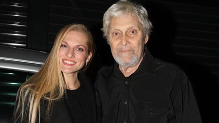 Η Σάρα Εσκενάζυ στο πρώτο μήνυμα μετά τον θάνατο του πατέρα της