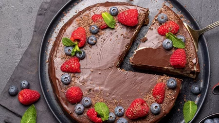 Καλοκαιρινή τούρτα εκλέρ- Το πιο θεϊκό γλυκό μόνο με 6 υλικά