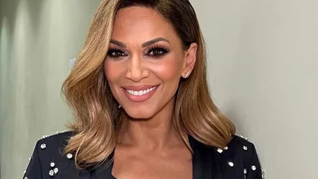 Έλλη Κοκκίνου | Η αποκάλυψη για τον Φοίβο και το όνομα του Διονύση Σχοινά που την έφερε σε αμηχανία