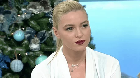 Στιγμές οικογενειακής ευτυχίας για την Εβελίνα Σκίτσκο | Με την κόρη της στο πανέμορφα στολισμένο σαλόνι της