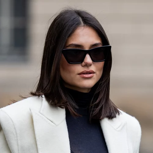 5 ολοκαίνουρια αρώματα του 2025 που φορούν ήδη οι πιο chic γυναίκες