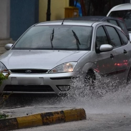 Συνεχίζεται με μεγάλη ένταση η κακοκαιρία "Byron" - Πλημμυρικά φαινόμενα και κλειστοί δρόμοι στην Αττική- Ανοιχτή η Αθηνών-Κορίνθου