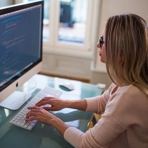 Το 71% των επιχειρήσεων στην Ελλάδα δηλώνει δυσκολία στην εξεύρεση προσωπικού, σύμφωνα με έρευνα