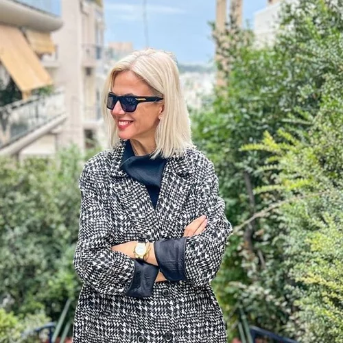 "Η μαμά κρατάει μια ισορροπία στο να δίνει αλλά να μην απαιτεί": Η Χριστίνα Κοντοβά εξηγεί με τον πιο τρυφερό τρόπο γιατί οι γονείς είμαστε το backstage στη ζωή των παιδιών μας