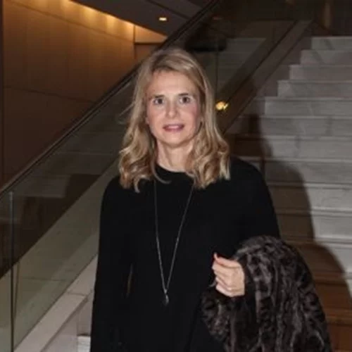 "Δεν είσαι η μόνη. Δεν είσαι μόνη" | Το βίντεο της Μιλένας Αποστολάκη με αφορμή την Παγκόσμια Ημέρα για την Εξάλειψη της βίας κατά των Γυναικών