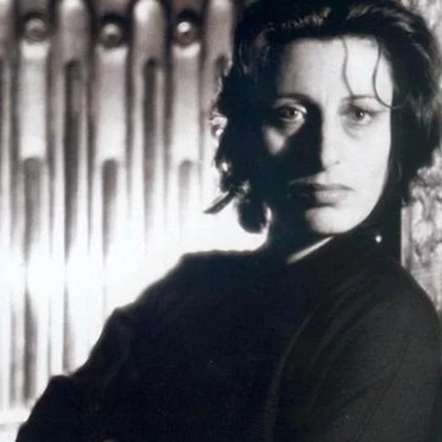 Ένα πάθος με όνομα Αnna Maniani | Το φτωχοκόριτσο που έγινε "ιερό τέρας"