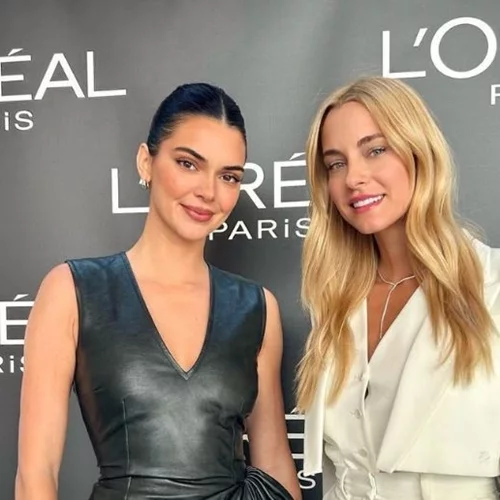 Τι δώρο έδωσε η Δούκισσα Νομικού στην Kendall Jenner στην Εβδομάδα Μόδας στο Παρίσι;