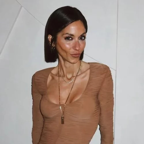 Ο chic τρόπος για να φορέσεις hot pants σύμφωνα με το στιλ της Σοφίας Καρβέλα