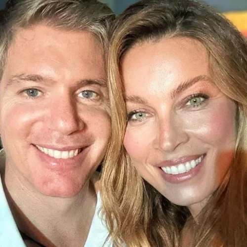 Μαριέττα Χρουσαλά | Το δημόσιο φιλί στον Λέοντα Πατίτσα