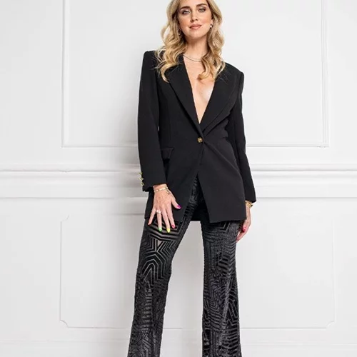 Η Calzedonia μάς παρουσιάζει τα απαραίτητα του glamorous εορταστικού look