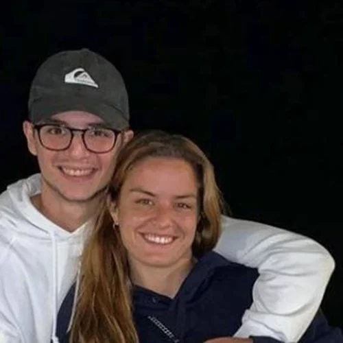 Μαρία Σάκκαρη - Κωνσταντίνος Μητσοτάκης | Full in love στην παραλία