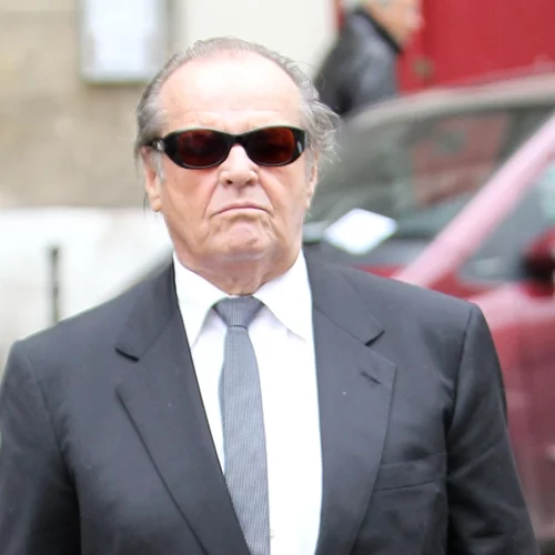 O Jack Nicholson μεγάλωσε πιστεύοντας ότι η μητέρα του ήταν η αδερφή του