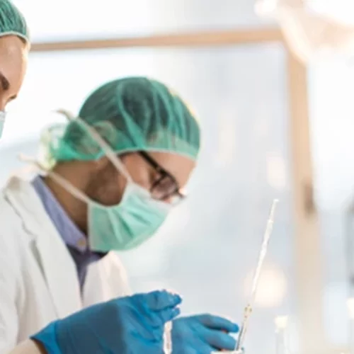 Ευλογιά των πιθήκων | Πότε μεταδίδεται πιο εύκολα - Ποιοι θα εμβολιαστούν πρώτοι αν χρειαστεί