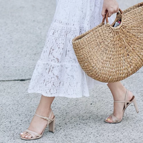 Το πεντικιούρ που θα κάνει τα πέδιλα και τα mules σου να δείχνουν πιο ακριβά