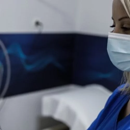 Νέα εμβόλια κορονοϊού | Πώς πρέπει να διαλέξουμε ανάλογα με το πότε νοσήσαμε - Ποιοι εμβολιάζονται πρώτοι