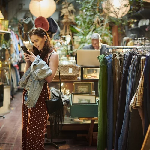 Πότε ξεκινούν οι εκπτώσεις και ποια Κυριακή του Ιανουαρίου είναι ανοικτά τα καταστήματα;