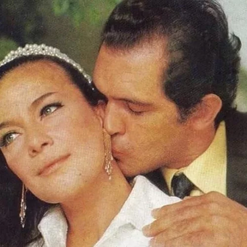 Τζένη Καρέζη | Η φωτογράφισή της στο σπίτι της στο Χίλτον τον χειμώνα του 76'