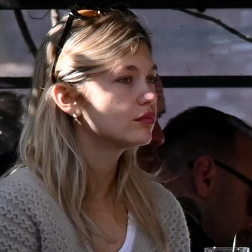 Η Κλέλια Ανδριολάτου για καφέ στο κέντρο της Αθήνας με τον αγαπημένο της