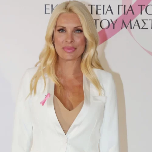 Ελένη Μενεγάκη | Σου δείχνει τι να φορέσεις εάν πρόκειται να γίνεις κουμπάρα σε γάμο ή βάφτιση