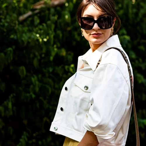 5 fashion items που θα αναβαθμίσουν την καλοκαιρινή γκαρνταρόμπα με τον πιο stylish τρόπο