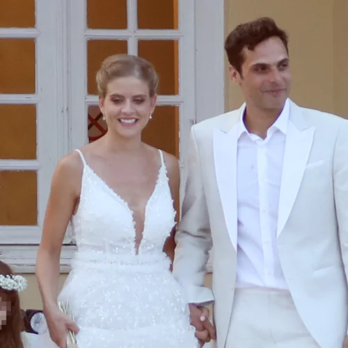 Δανάη Μιχαλάκη | Μας δείχνει τις βέρες του γάμου της με τον Γιώργο Παπαγεωργίου