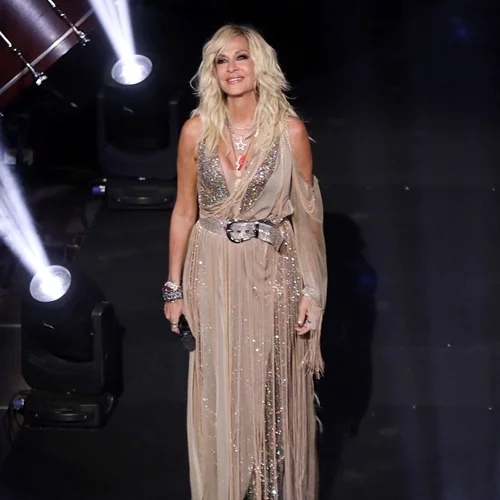 Άννα Βίσση | Οι δύο εντυπωσιακές δημιουργίες διά χειρός Βρεττού Βρεττάκου που φόρεσε στη συναυλία στο Ηρώδειο