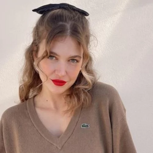 True Beauty | Η Κλέλια Ανδριολάτου δείχνει τα σπυράκια και τα σημάδια της χωρίς φίλτρα