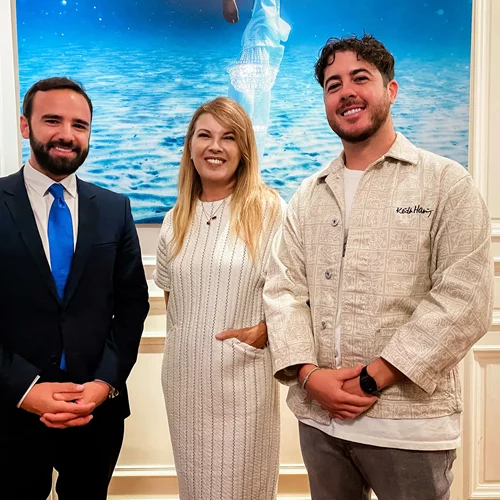 Μιχαήλ Βαρθακούρης | Το βίντεο με τον πατέρα του Γιάννη Πάριο στο σπίτι τους στο νησί