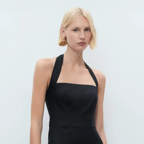 Αυτή η λινή ολόσωμη φόρμα από τη Mango θα γίνει το αγαπημένο σου staple για τις εξόδους του καλοκαιριού