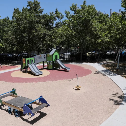 Επιτέθηκαν σε 12χρονο στο Μαρούσι | Ανήλικοι τον έδειραν και τον έκλεψαν σε παιδική χαρά