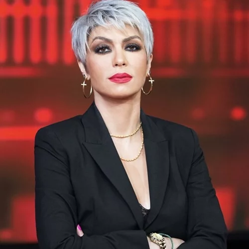 Η "Γυναίκα με τα μαύρα" Μαρία Μάρκου | "Η καλλιέργεια δεν πρέπει να ταυτίζεται με τη μόρφωση. Για μένα, σίγουρα ήταν ένα εφαλτήριο αλλά όχι το μόνο"