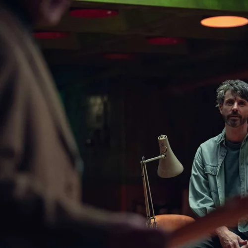 5 ενδιαφέρουσες ταινίες που ενέπνευσαν το Dept. Q του Netflix