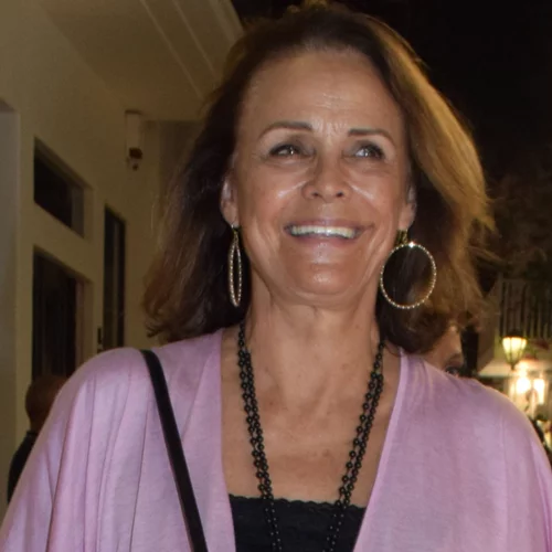 Κορίνα Τσοπέη | Σπάνια φωτογραφία από τον πρώτο γάμο της Ελληνίδας "Μις Υφήλιος" στο Beverly Hills το 1968