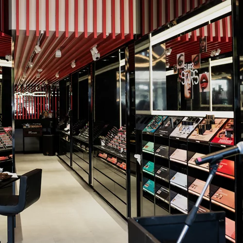 Ο παράδεισος κάθε beauty addict βρίσκεται στην Γλυφάδα