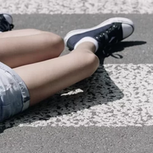 Νέο παιχνίδι θανάτου των εφήβων μέσω Tik Tok | Πετάγονται μπροστά σε αυτοκίνητα - Τι ψάχνουν για τον 14χρονο Μάκη