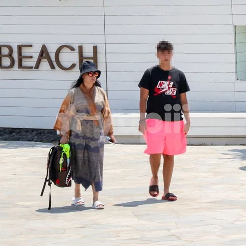 Η Βίκυ Σταμάτη με τον γιο της, Άκη Τσοχατζόπουλο, στον Αστέρα της Βουλιαγμένης - Οι σπάνιες φωτογραφίες