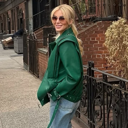 Η Κατερίνα Καινούργιου με το φόρεμα που κολακεύει τέλεια τη σιλουέτα | Κοστίζει 30 ευρώ